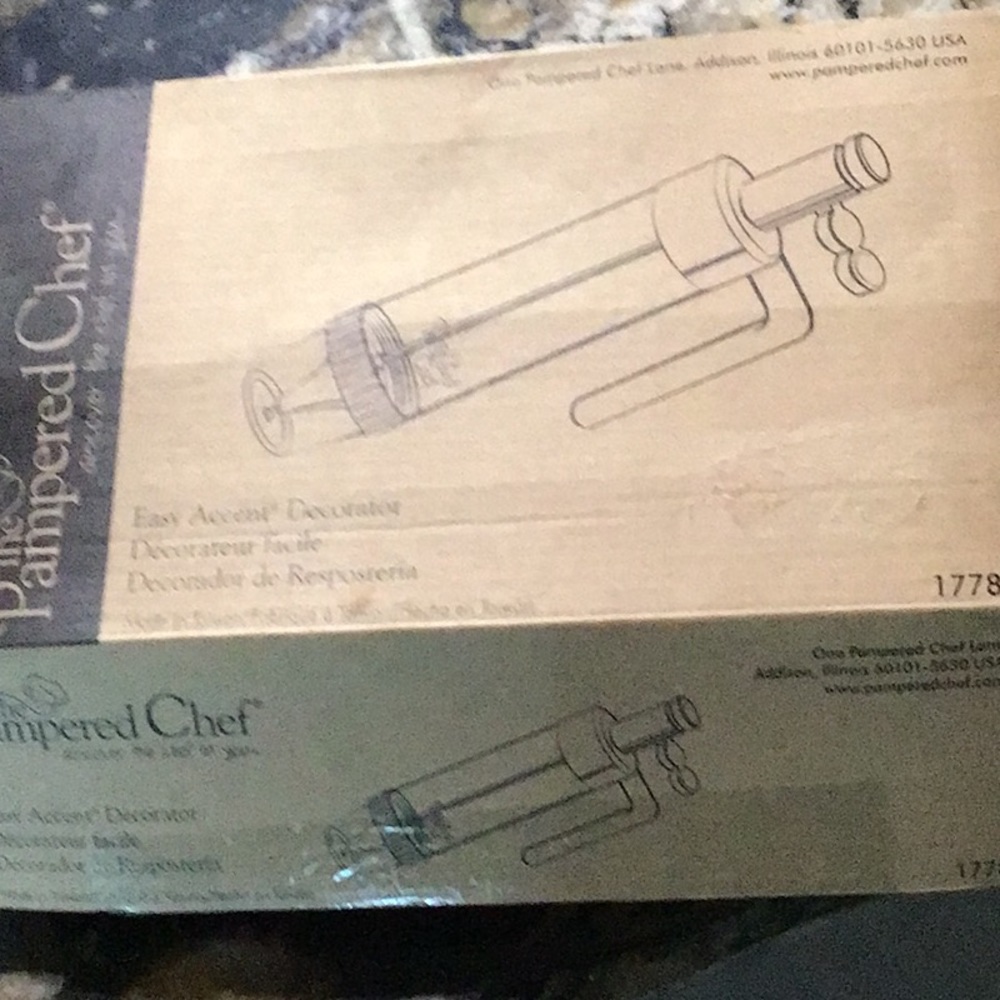 Pampered chef easy accent decorator